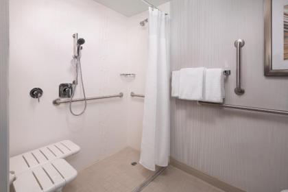 Courtyard by Marriott Las Vegas Convention Center - image 8
