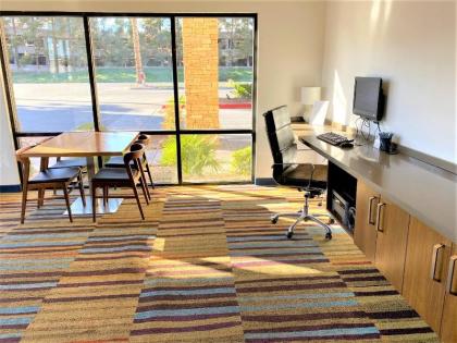 Fairfield Inn by Marriott Las Vegas Convention Center - image 6