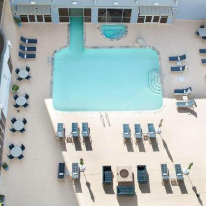 The Platinum Hotel - image 17