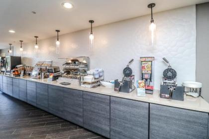 Best Western Plus North Las Vegas Inn & Suites - image 7