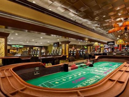 Fremont Hotel And Casino - image 2