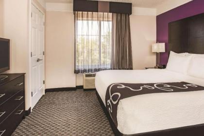 La Quinta Inn & Suites by Wyndham Las Vegas Summerlin Tech - image 5