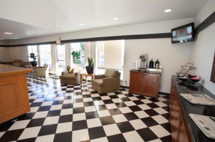Aviation Inn - image 12