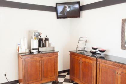 Aviation Inn - image 6