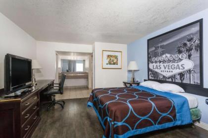 Super 8 by Wyndham Las Vegas North Strip/Fremont St. Area - image 15