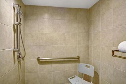 Super 8 by Wyndham Las Vegas North Strip/Fremont St. Area - image 7