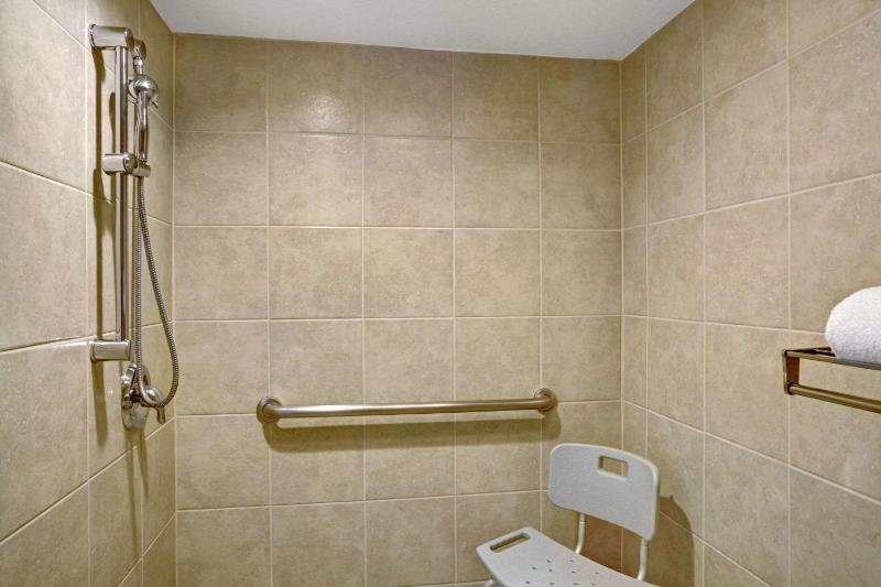 Super 8 by Wyndham Las Vegas North Strip/Fremont St. Area - image 7
