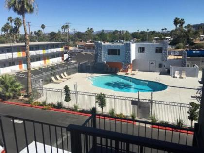 Super 8 by Wyndham Las Vegas North Strip/Fremont St. Area - image 8