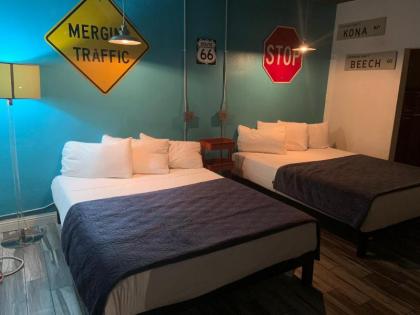 Desert Hills Motel - image 11