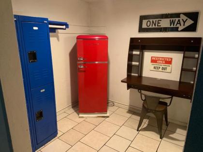 Desert Hills Motel - image 12