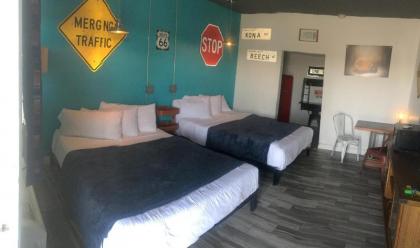 Desert Hills Motel - image 6