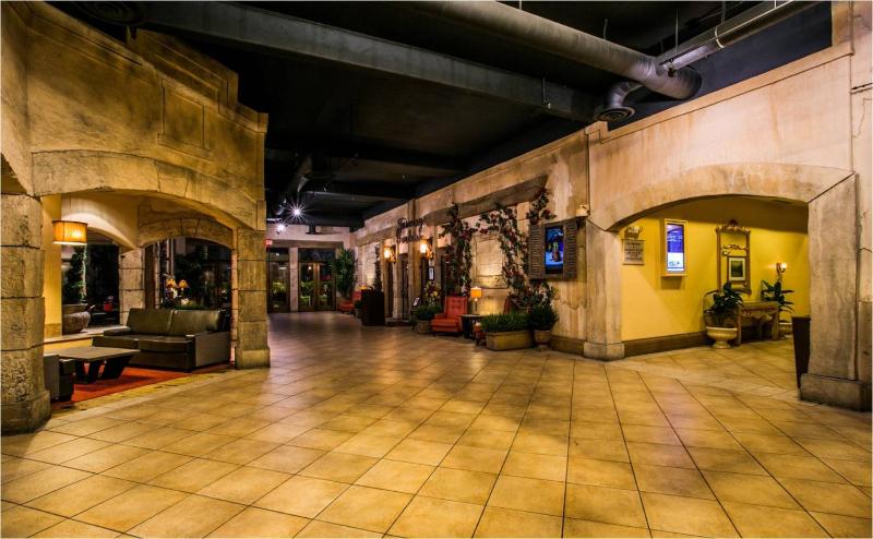 Tuscany Suites & Casino - image 6
