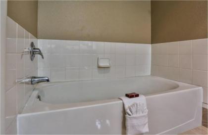 Tuscany Suites & Casino - image 9