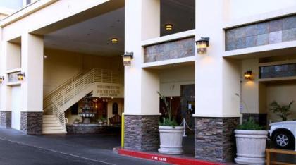 Jockey Club Suites - image 11