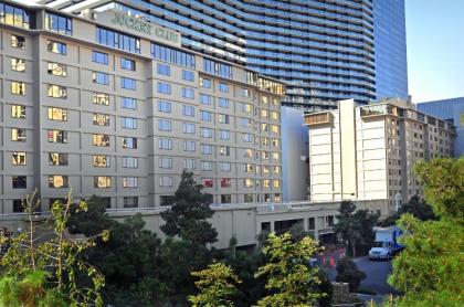 Jockey Club Suites - image 6