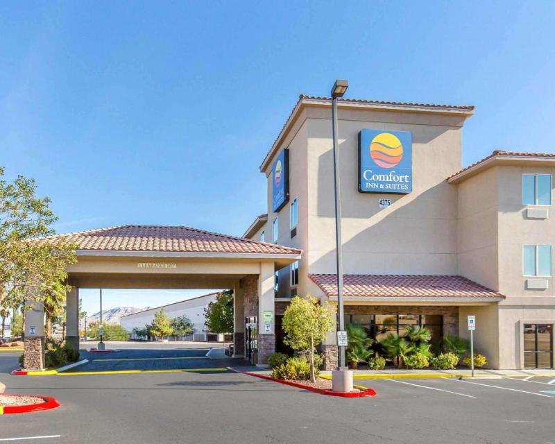 Comfort Inn And Suites - main image