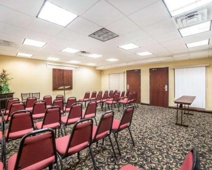 Comfort Inn And Suites - image 6