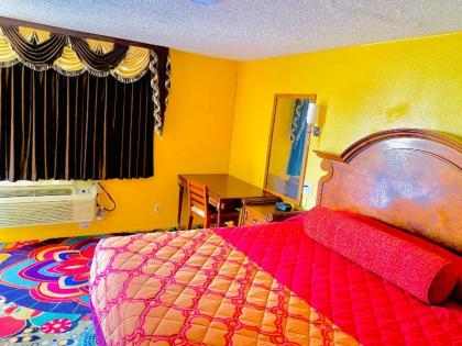 A Fisher's Inn Motel - image 12
