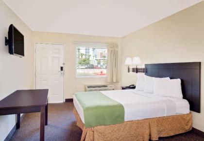 Howard Johnson by Wyndham Las Vegas near the Strip - image 12