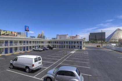Motel 6-Las Vegas NV - I-15 - image 7