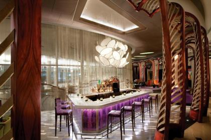 Luxury Suites International at Vdara - image 10
