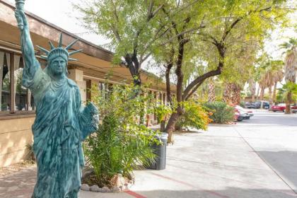 OYO Hotel Las Vegas Oasis - image 7