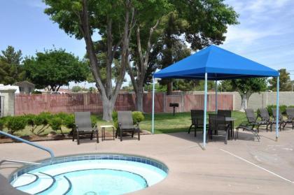 Las Vegas Camping Resort Cabin 2 - image 18
