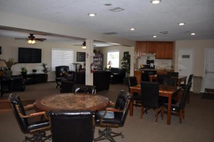 Las Vegas Camping Resort Cabin 3 - image 12