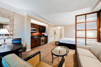 Penthouse Suite with Strip View at The Signature At MGM Grand - image 14