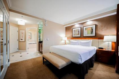 Penthouse Suite with Strip View at The Signature At MGM Grand - image 17