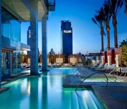 Palms Place Studio with Balcony & Strip View - image 10