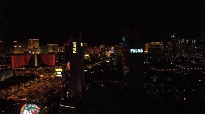 Palms Place Studio with Balcony & Strip View - image 11