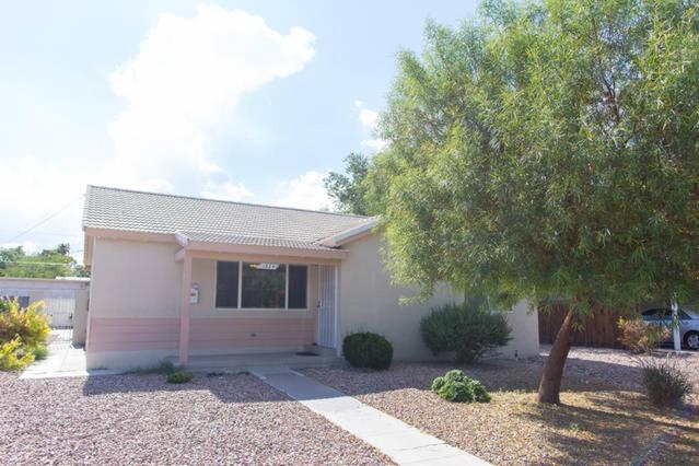 Adorable House only a few miles from the Strip - image 4