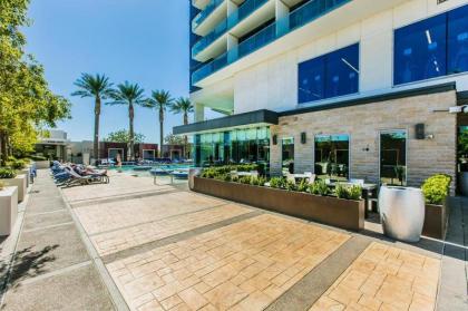 Luxury Suites at Palms Place - image 9