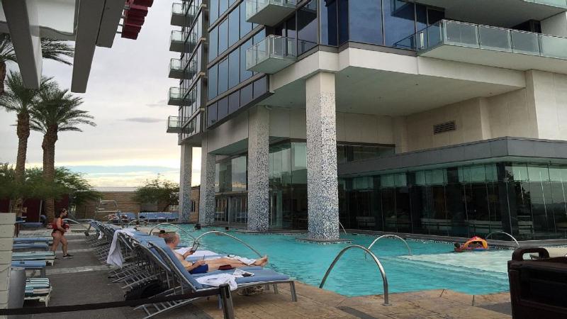 Beautiful High Rise Condo with Strip Views 23rd Floor - image 6