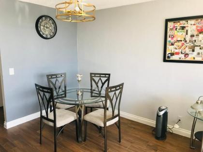 Amazing Master Suite in Shared 2/B Condo behind Convention Center - image 14