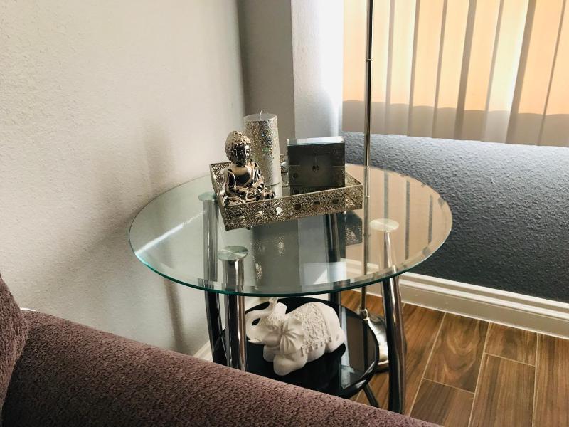 Amazing Master Suite in Shared 2/B Condo behind Convention Center - image 7