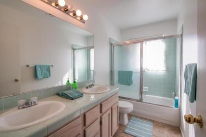 Red Rock Vacation Villa - image 7