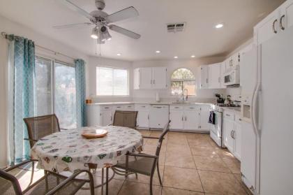 Red Rock Vacation Villa - image 9