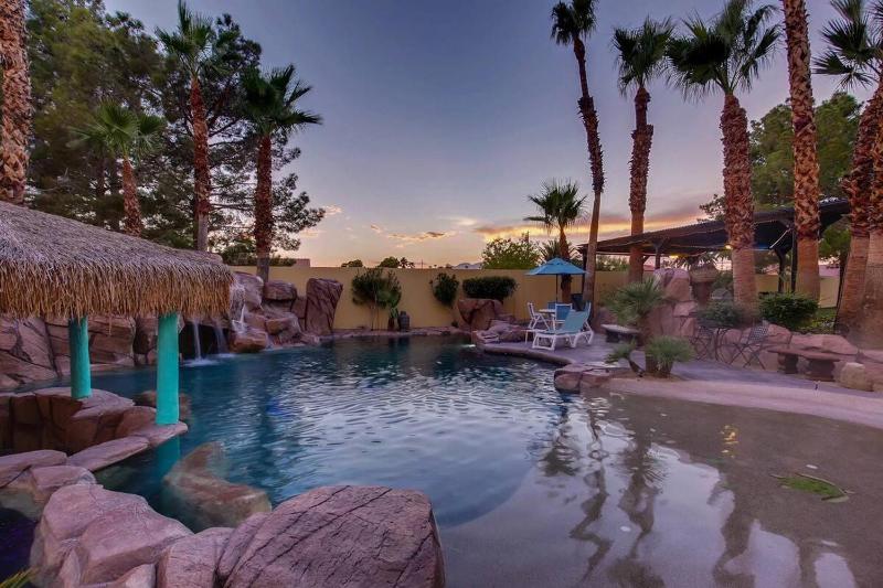 Villa Gordal - Enormous Villa in Las Vegas with 39 Sleeps - main image