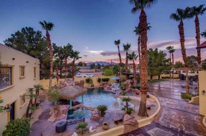 Villa Gordal - Enormous Villa in Las Vegas with 39 Sleeps - image 13