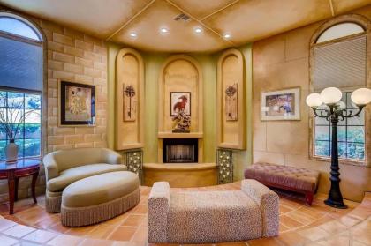Villa Gordal - Enormous Villa in Las Vegas with 39 Sleeps - image 14