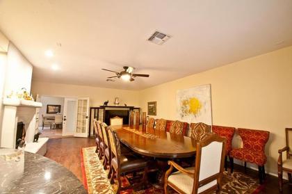 Villa Gordal - Enormous Villa in Las Vegas with 39 Sleeps - image 2