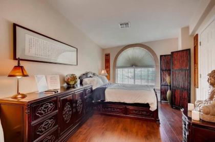 Villa Gordal - Enormous Villa in Las Vegas with 39 Sleeps - image 6