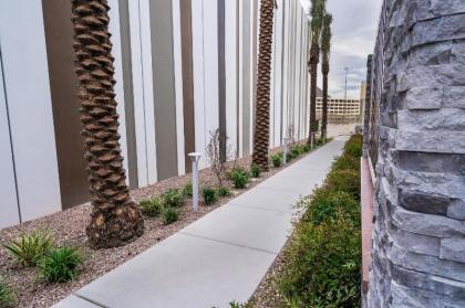 Home2 Suites by Hilton Las Vegas City Center - image 9