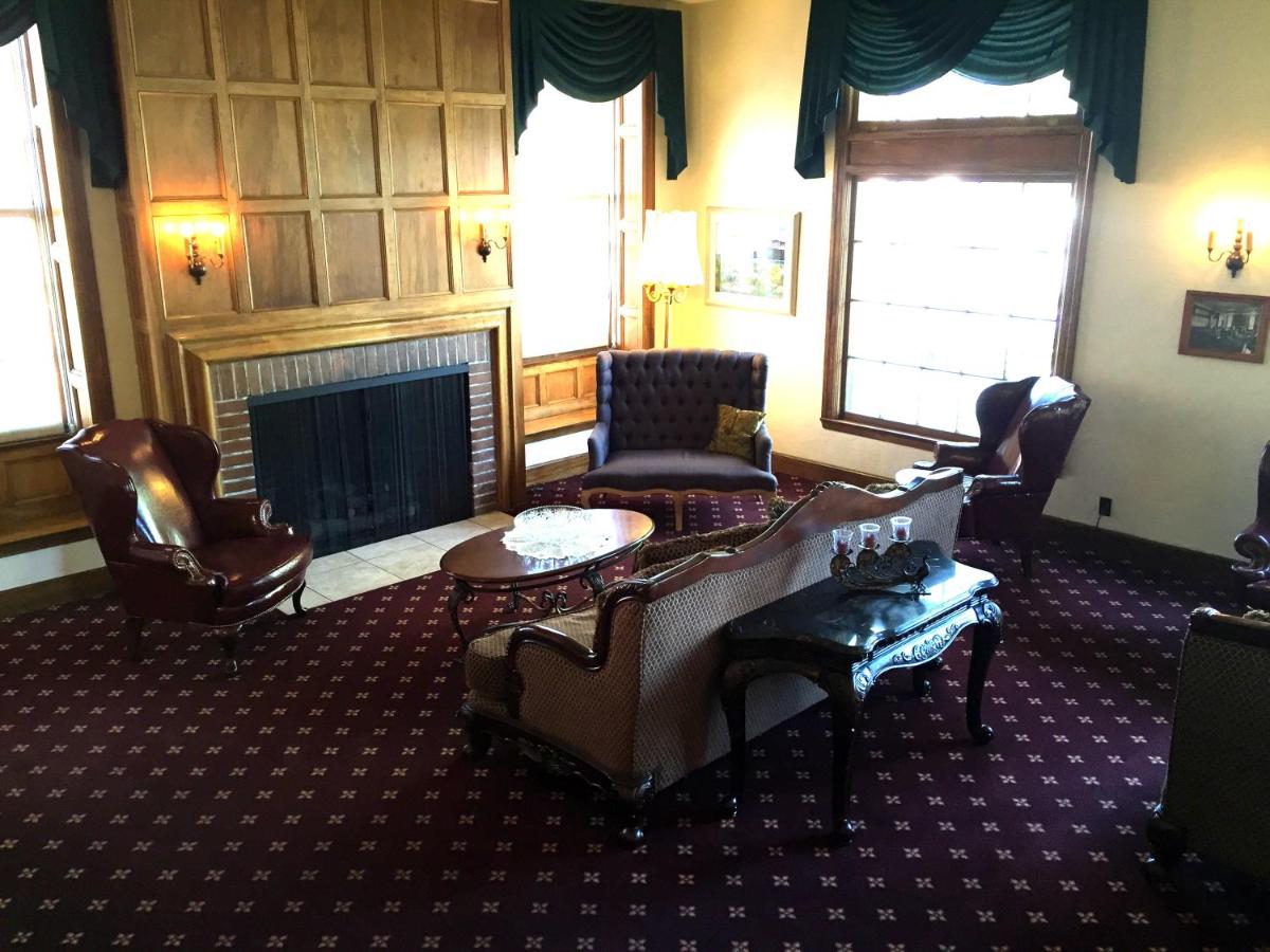Boulder Dam Hotel - image 3