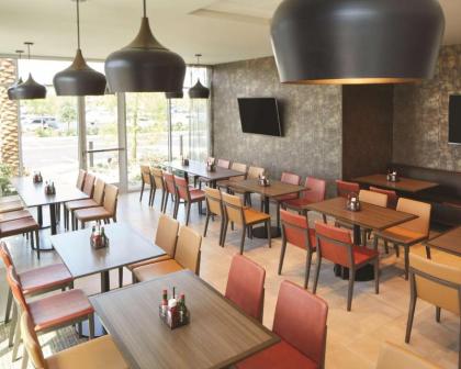 Hyatt Place Las Vegas at Silverton Village - image 9