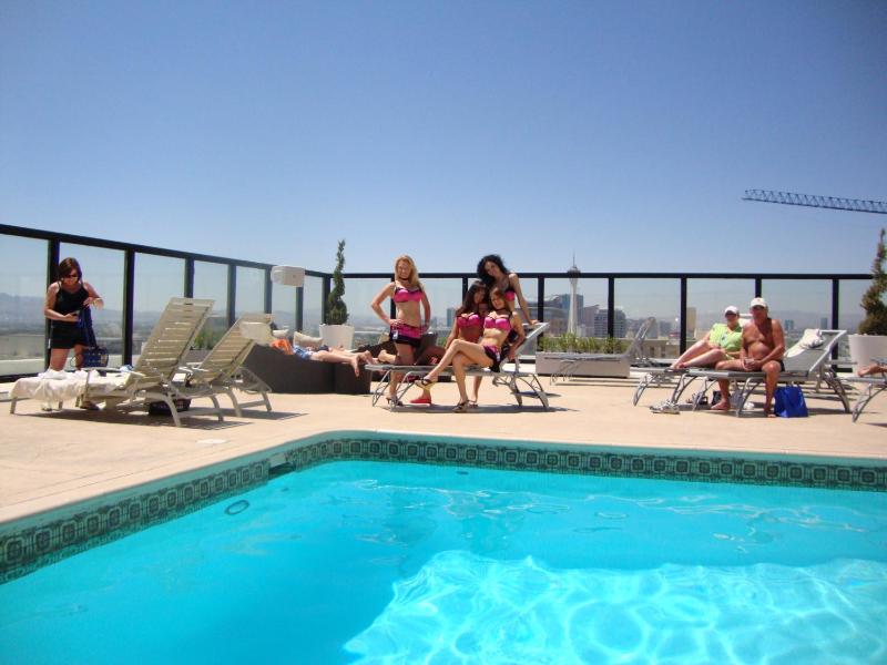Hotel Apache - main image