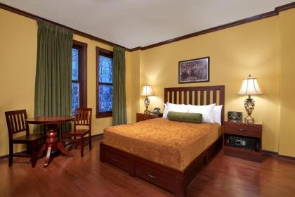 Hotel Apache - image 14