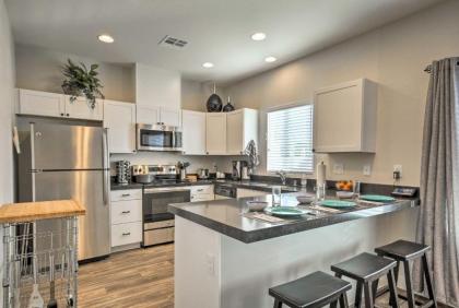 Updated Las Vegas House with Patio Solar Heated Pool - image 4